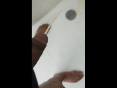 Mijando cedo após acordar