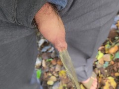 Pissing outside - Screenshot 10 of 16 - Pissing