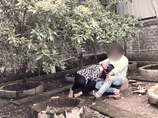 Парень с соседкой пухлой леди наслаждаются сексом в лесу Парень с соседкой пухлой леди секс Enjo