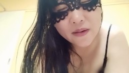 ぐちゅぐちゅオナニーで潮吹きしちゃう