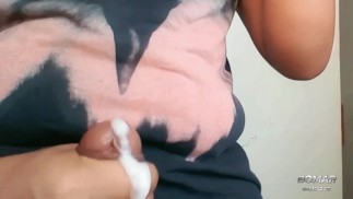 Одна дома, возбужденная и готовая кончить