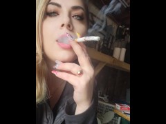 Long ass ash - Screenshot 13 of 16 - Smoking