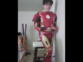 Будущая знаменитая порнозвезда празднует Хэллоуин со своими поклонниками!