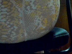 お腹ゆるゆる腹痛我慢しながらぶりぶり連発おなら。