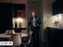 Anal sex with a really busty babe - Screenshot 1 of 16 - Pornochic