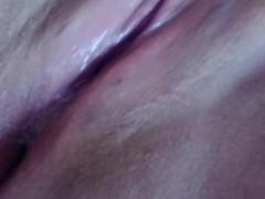 تفرك كسها وتنزل شهوتها وتصور لزوجها - Screenshot 10 of 16 - Dana Egyptian