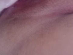 تفرك كسها وتنزل شهوتها وتصور لزوجها - Screenshot 15 of 16 - Dana Egyptian