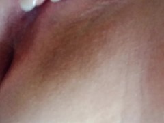 تفرك كسها وتنزل شهوتها وتصور لزوجها - Screenshot 3 of 16 - Arab Milf