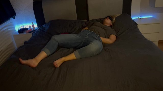 Selbstbefriedigung Augen verbunden Orgasmus Stöhnen Klitoris reiben Clyde um den Vertand bringen