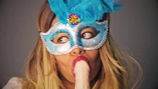 Мне нравится, когда член между моими губами