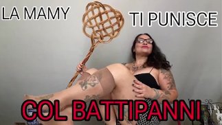 LA MILF TI PICCHIA COL BATTIPANNI