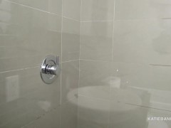 Extreme Bikini Shower Playtime - Screenshot 1 of 16 - Shower