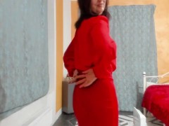 Леди в красном дала всем урок как лизать ее две дырочки - Screenshot 3 of 16 - Big Tits