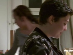 Ersties - Effie und Birgit machen erst ein Omelett und dann Liebe - Screenshot 10 of 16 - German