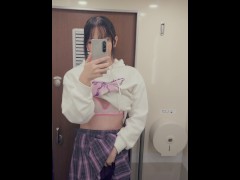 伪娘 高铁卫生间射精 - Screenshot 3 of 16 - Crossdresser