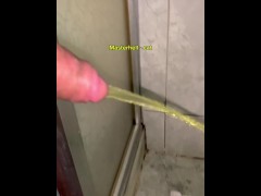 pissed hard in my sister's bathroom. - Screenshot 4 of 16 - Public Pee