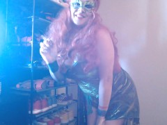 Halloween Cosplay Ivy Smoking