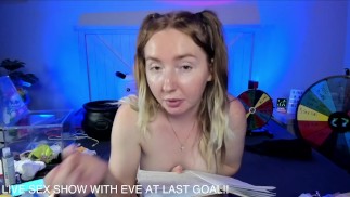 Trans Eve Bee fickt Rothaarigen Wilde Livestream