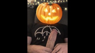 Кончи, получи свое угощение 🎃 Счастливого Хэллоуина