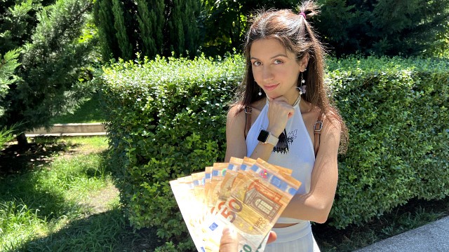 За какие деньги русская девушка согласится на групповой секс?