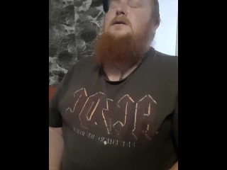 我现在太他妈的饥渴了..我不能是唯一一个