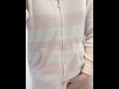 【無修正】日本人の人妻が旦那に内緒でトイレでこっそりオナニー【素人・個人撮影】 - Screenshot 1 of 16 - お なに ー
