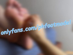 College girl feet tickling - Screenshot 15 of 16 - Foot Tickling