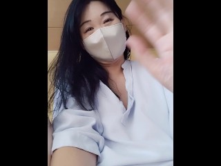 熟女の潮吹きとピンク色のプッシー