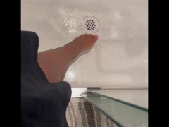 CLEANING MY DIRTY CHUBBY FEET