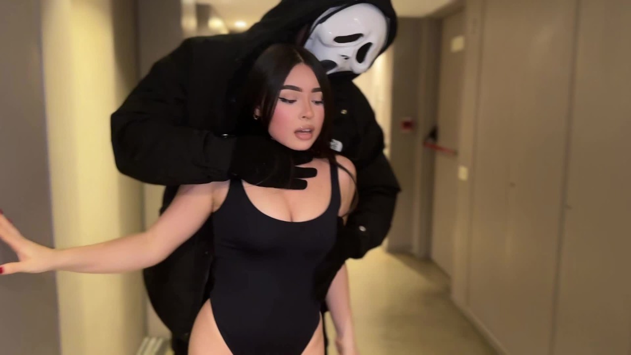 Halloween trick or treat, Scream haunts me and he fucks me in the best way,  he cums in my mouth