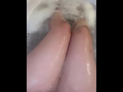 Bubble Bath Time - Screenshot 16 of 16 - Girl Cum