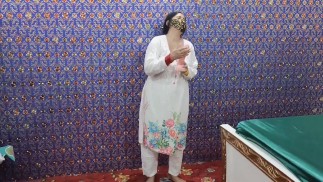 Pakistani Hot Aunty Orgasm With Huge Dildo