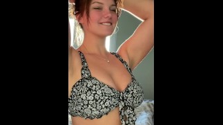 Вы можете смотреть, но Don не трогать - дразня этим крупным планом