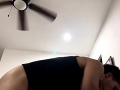 Hermanastra traviesa siempre encuentra una razón para tener sexo