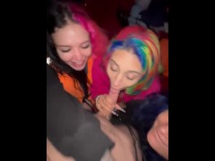 Девушки удивили парня и отсосали ему на лодке - Screenshot 10 of 16 - Blowjob
