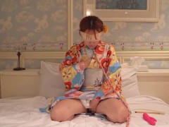 着物をきて、ご主人様に自慰をしているところをみてもらいました。とっても恥ずかしかったです。。。 - Screenshot 5 of 16 - 緊縛