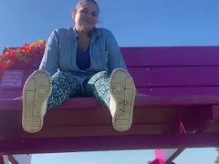 STARE AT THE GIANTESS' FEET - Screenshot 1 of 16 - Giantess