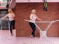 Clothes rack crush - Screenshot 3 of 16 - Crushed
