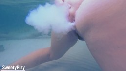 Подводная молочная анальная клизма Ocean из большой жопы