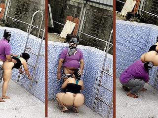 Бассейн в любовном браке пара секс