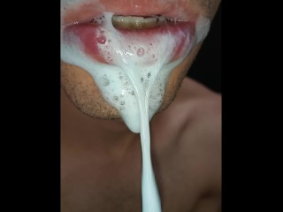 暨在我嘴里，我玩你的精液，然后我吞下了它，特写，淘气的同性恋，舌头，sloopy