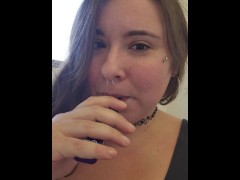 Quick Potty Break! - Screenshot 13 of 16 - Lesbian Pee