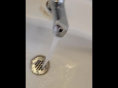 Quick Potty Break! - Screenshot 15 of 16 - Piss