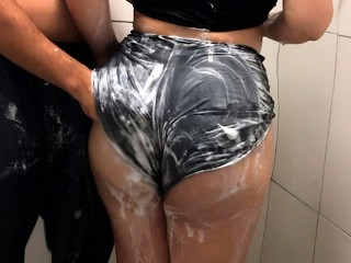 Я ВИДЕЛ, как мой сводный брат принимает душ, и я хочу, чтобы он трахнул меня DRYHUMPING - FREE WV