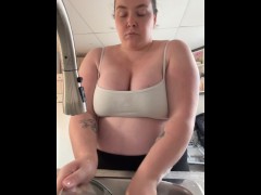 POV: trying to be sexy doing chores - Screenshot 4 of 16 - Naughty