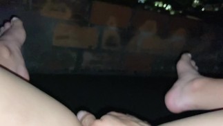 Мой сводный брат трахает меня на террасе моего дома, и я не возражаю, чтобы меня видели мои соседи
