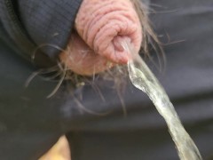 Pissing powerful jet