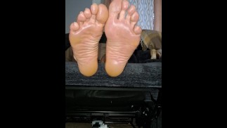 Mt toes and oiled soles for you to jerk too