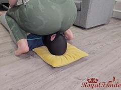 Sweaty Gym Ass Worship Preview - Screenshot 5 of 16 - Ass Spreading