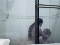 مربی باشگاه با یکی از کارآموزان زن در حمام باشگاه رابطه جنسی دارد🔥🇮🇷 10/16